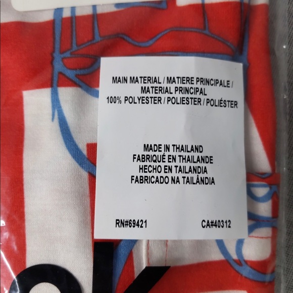 🎅🏻 3/$50 2x 👯♀️Host Pick⚡️Reebok Graffiti Yoga Crop Tee - Picture 7 of 7